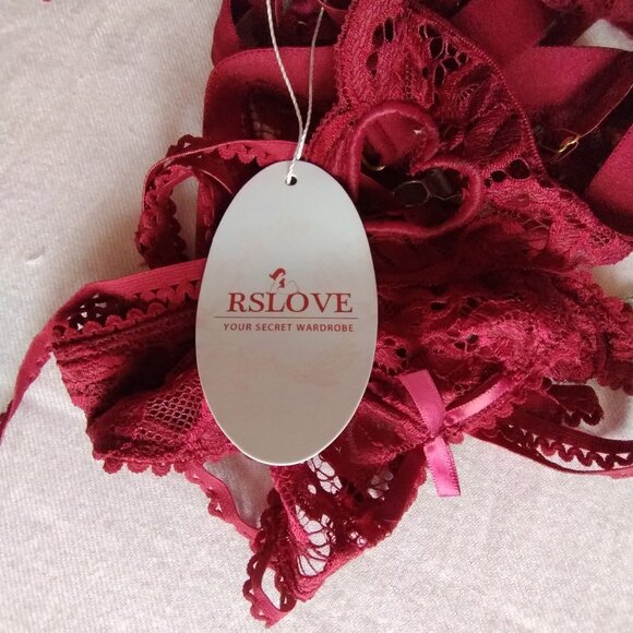 RSlove (L) Three Piece Floral Lace Lingerie Set in Burgundy - Picture 7 of 9